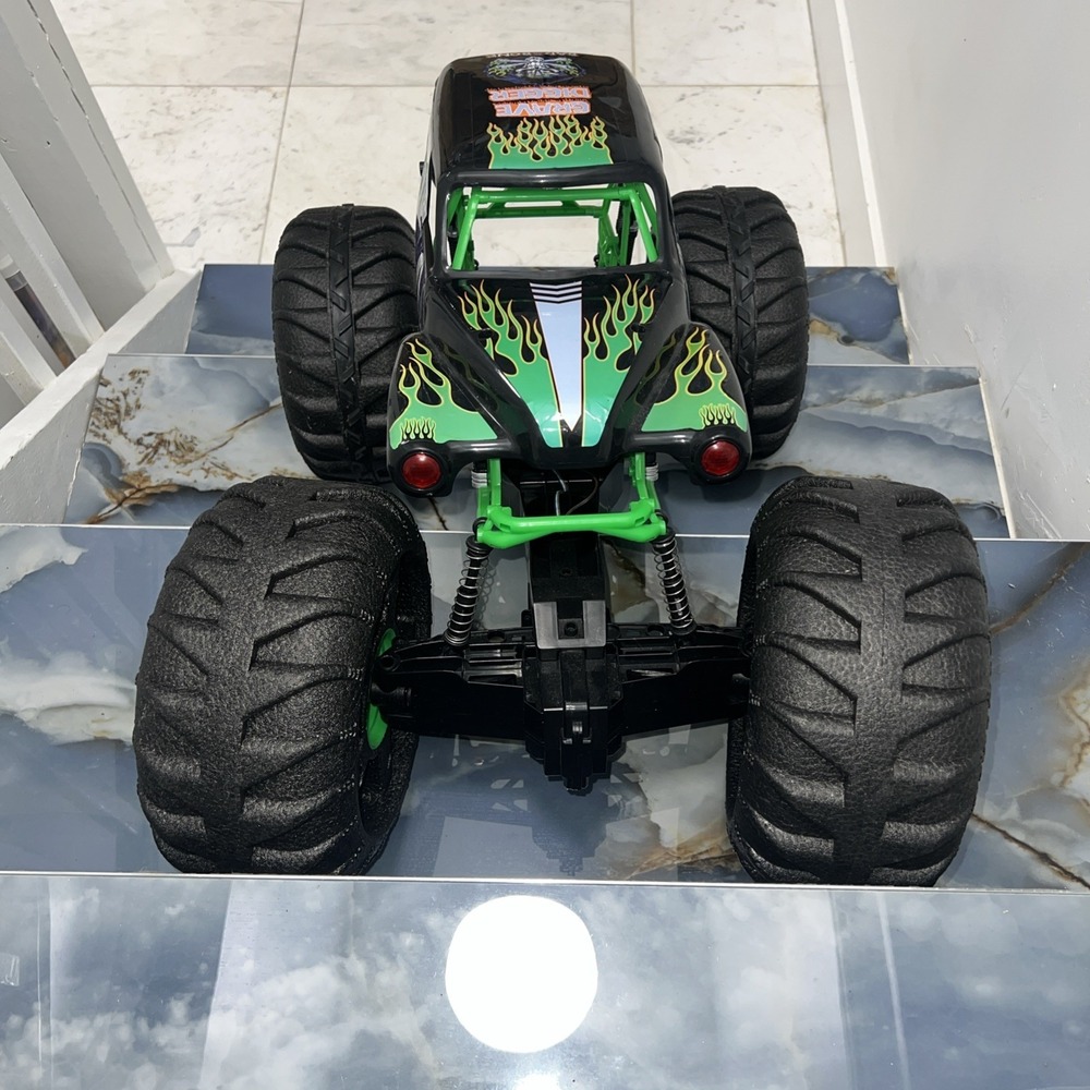 10/ Monster Jam Grave Digger Mega 1:6 Scale Truck 66804RX2 Spin Master No Remote